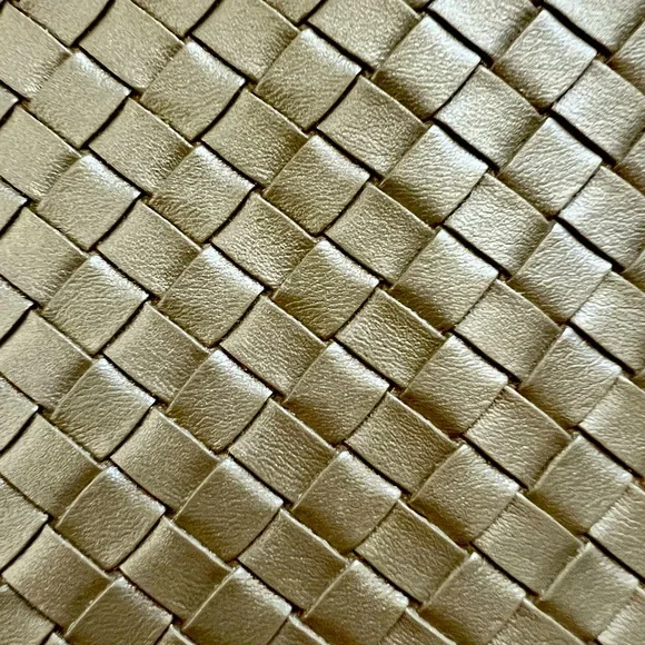 Virginia Wolf Gold Clutch - Picture 3 of 4